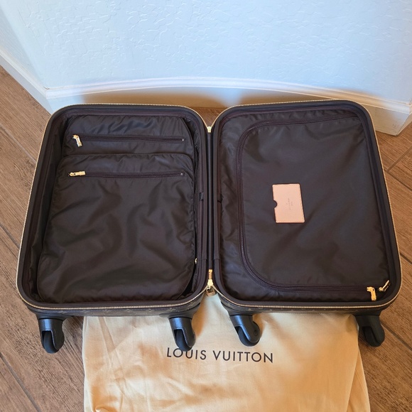 Louis Vuitton  Zephyr 55 Suitcase - Picture 5 of 16
